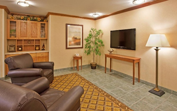 Candlewood Suites Junction City - Ft. Riley image 2