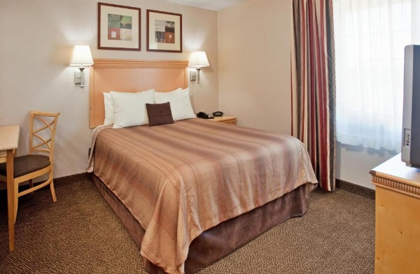 Candlewood Suites Junction City - Ft. Riley image 23