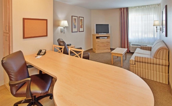 Candlewood Suites Junction City - Ft. Riley image 25