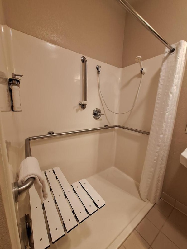 Candlewood Suites Junction City - Ft. Riley image 28